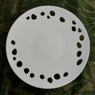 Assiette plate "Sun" perforée