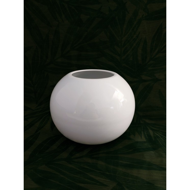 Round vase